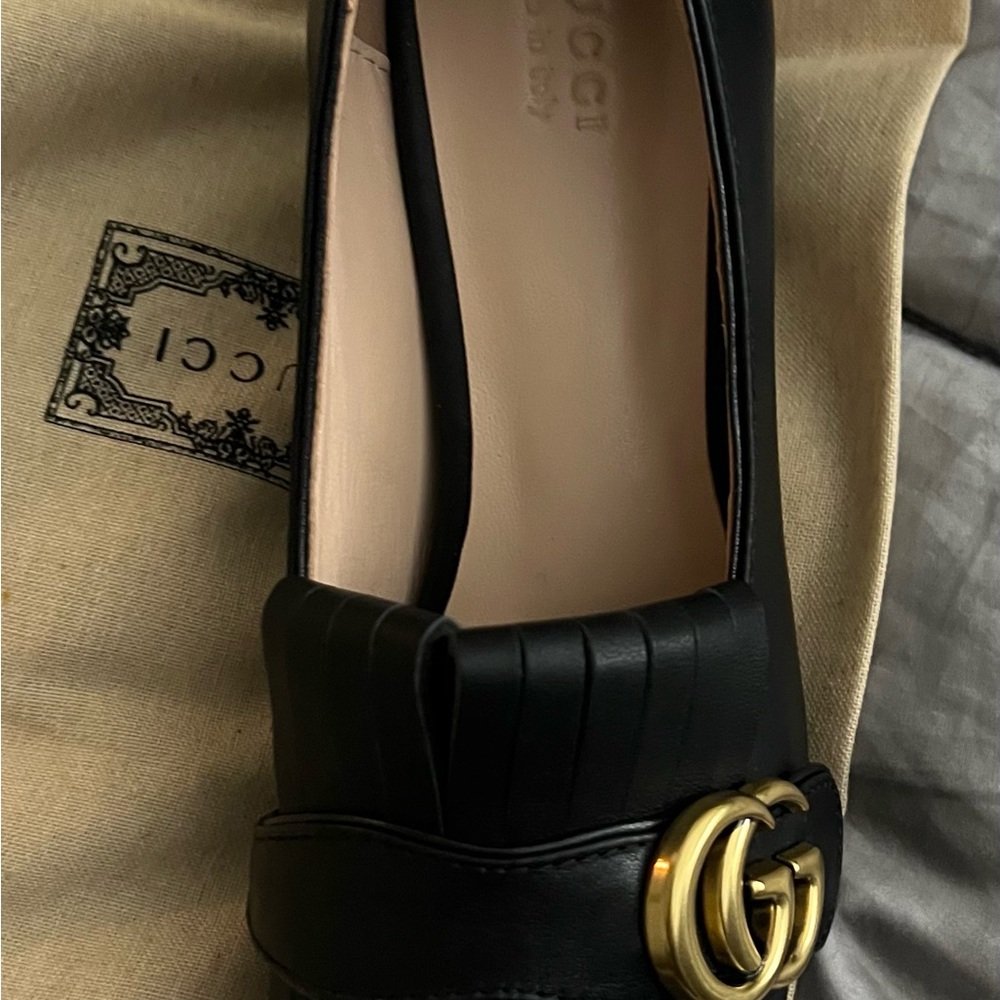 Gucci mid-heel pump.
